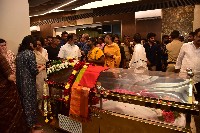 Celebs Pay Last Respects to Superstar Krishna Photos